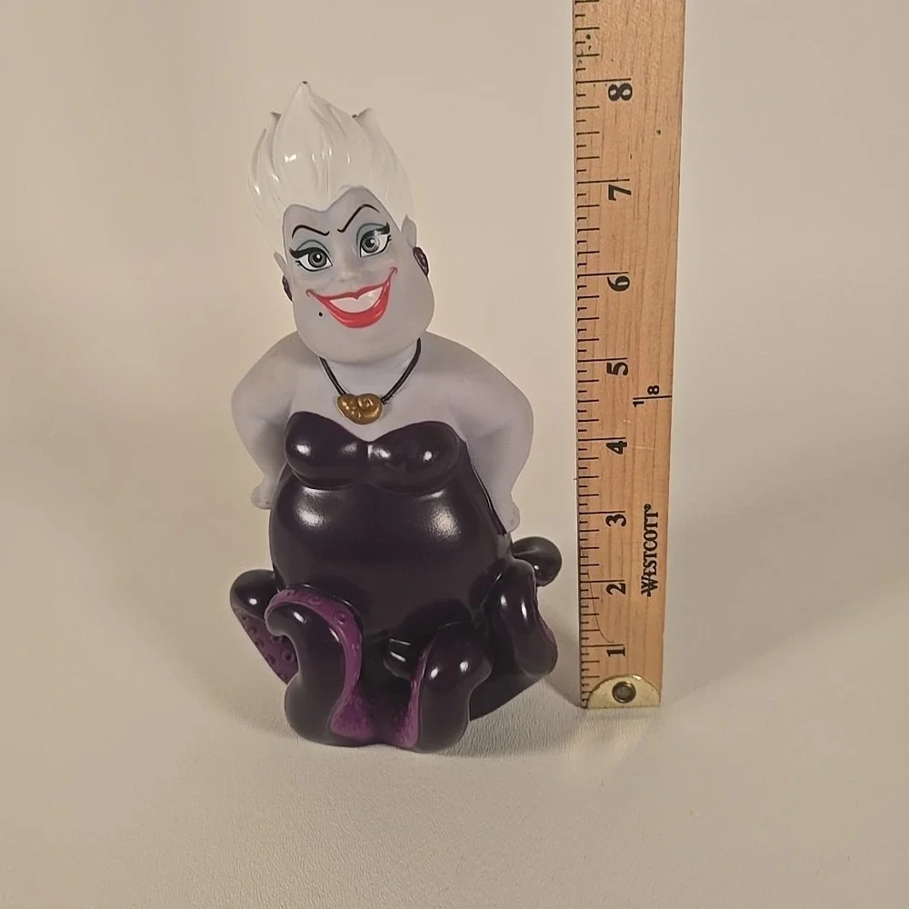 Disney The‎ Little Mermaid Ursula Figure 8